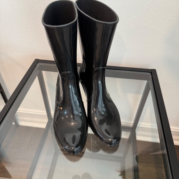 SALVATORE FERRAGAMO Women’s Mid Calf Wedge Black Shiny Rain Boots Size 10 NWOB - Picture 4 of 9